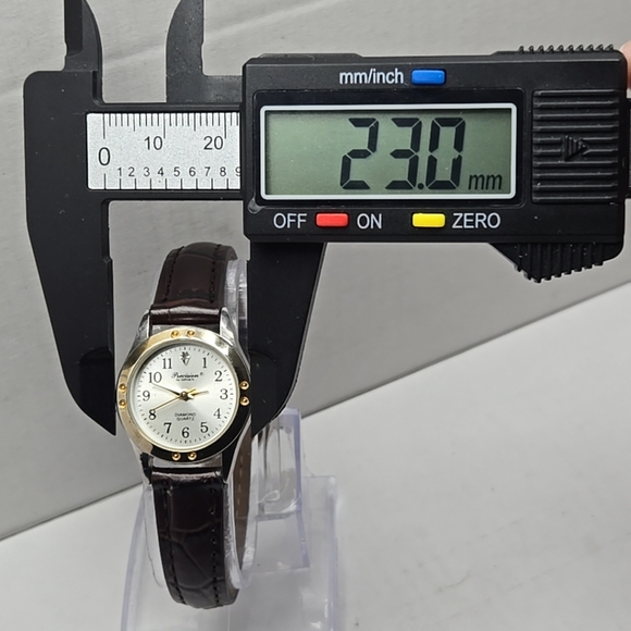 Womens Precision By GRUEN Two-Tone Diamond Accent Watch Leather New Battery - Picture 4 of 11
